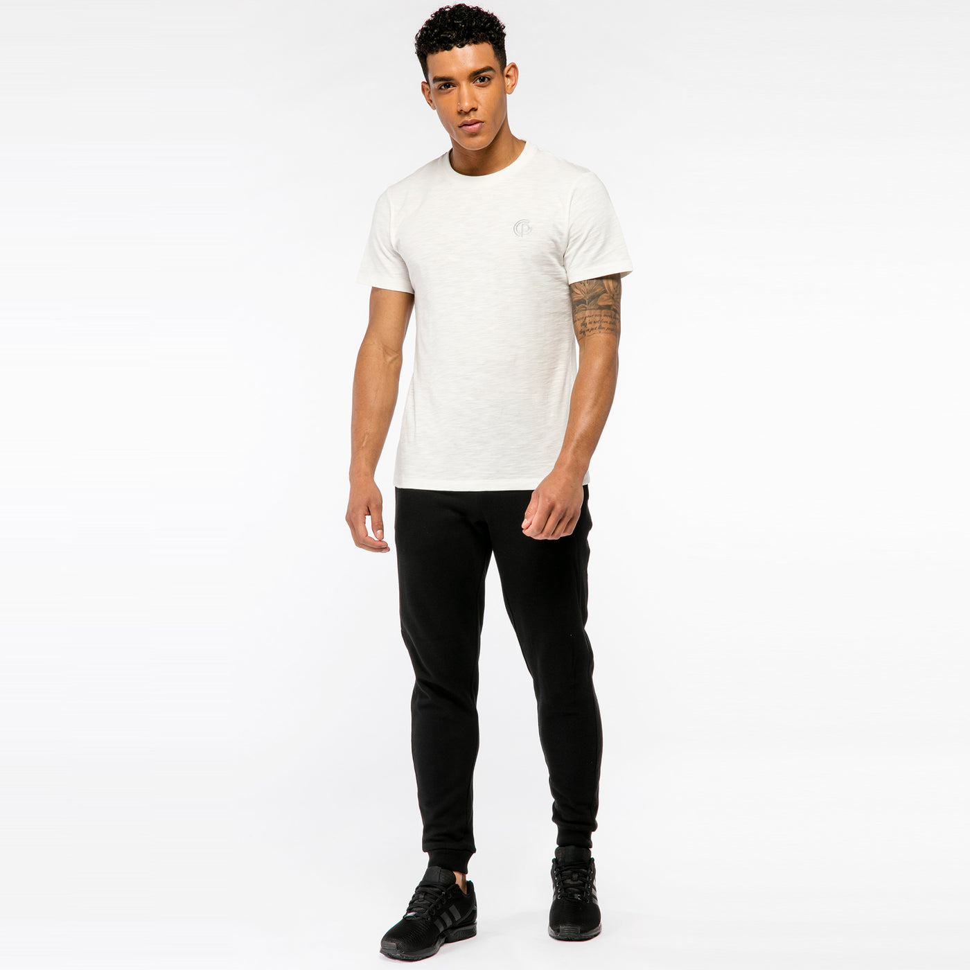 White t shirt black 2024 joggers